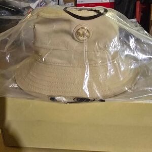 Michael Kors Beige Bucket Hat with Logo - New With Tags